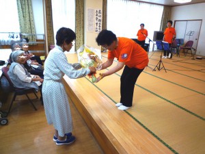 敬老会_ボランティア_前原民謡会_Ｈ30.9.18_デイサービスセンターみやべ（6）